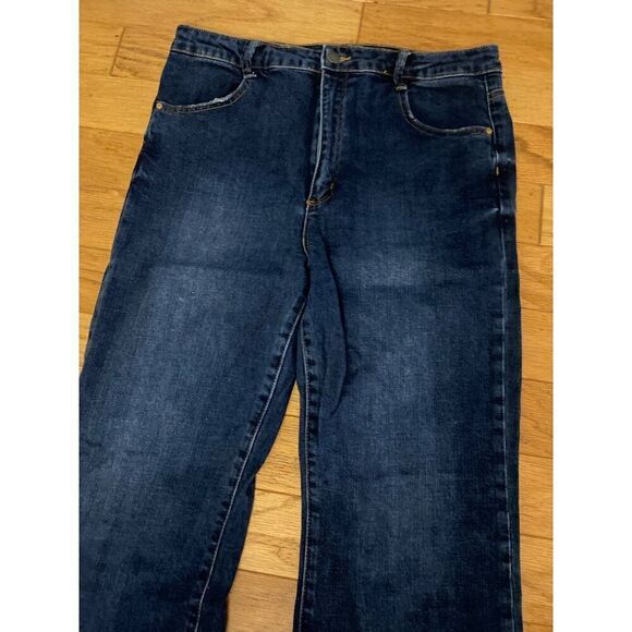 Tractr Women's Dark Wash Bootcut frayed hem high rise Jeans Size 10/30 - Picture 3 of 9
